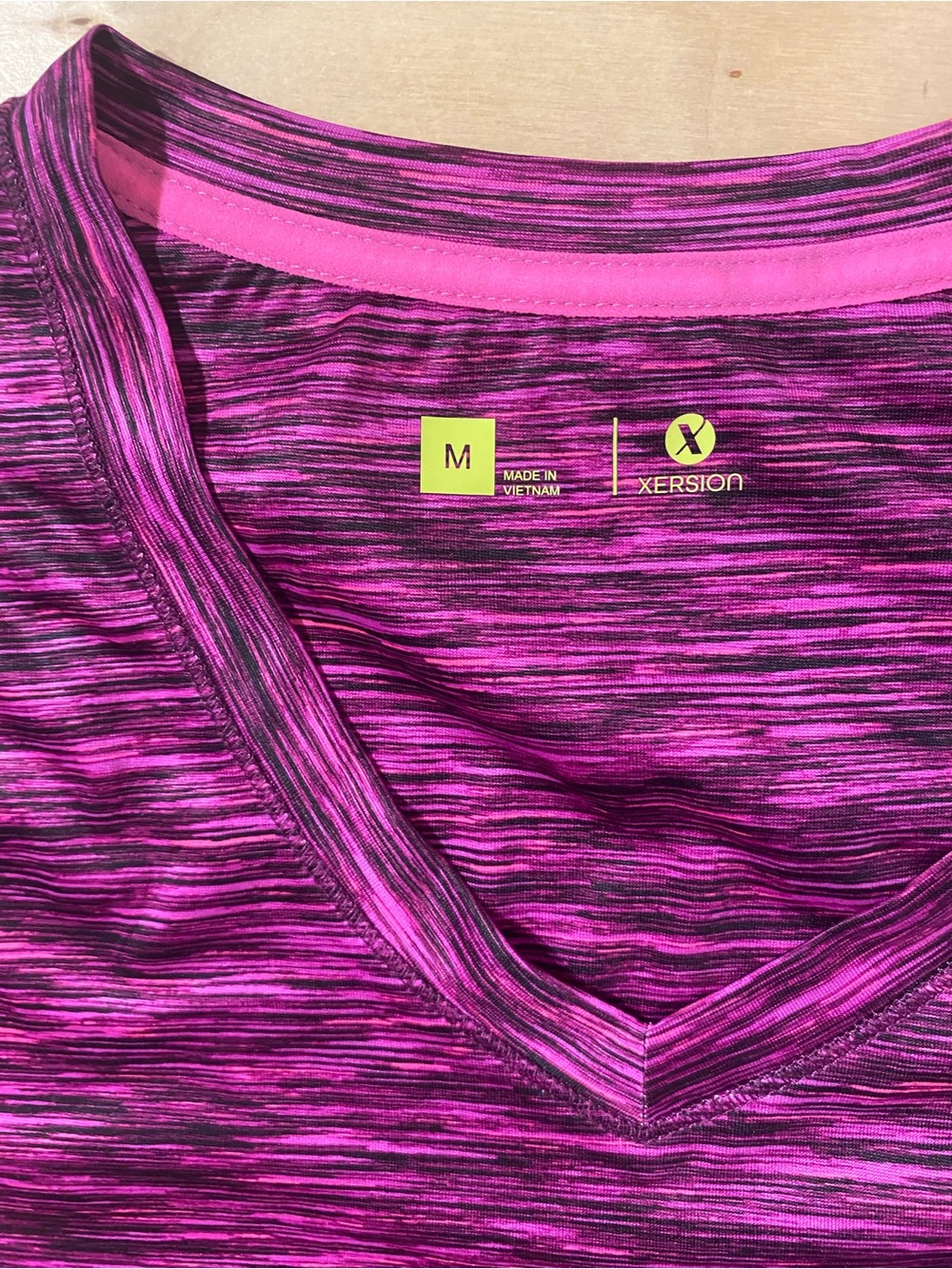 Xersion Women's Short Sleeve V-Neck Tee in Magenta Space-Dye Medium (SH) - Picture 4 of 6
